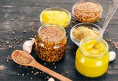 유통기한 넘기면 절대 안되는 식품 10가지